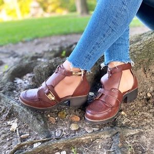 Vegan leather cognac cut out booties✨